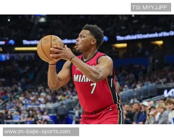 巴特勒半场表现抢眼15分钟内高效贡献8分3助攻3前场板展现杀伤力